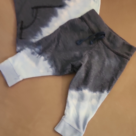 Bottlecapps Baby Tie-Dye Sweatshirt and Jogger Set Size 12-18 months - Picture 4 of 5